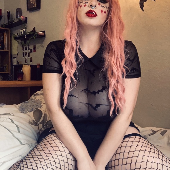 Meet your Posher, Peony - Picture 3 of 6